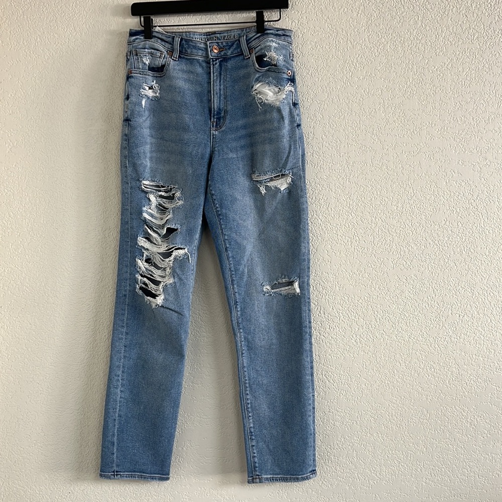 American Eagle mom Jean